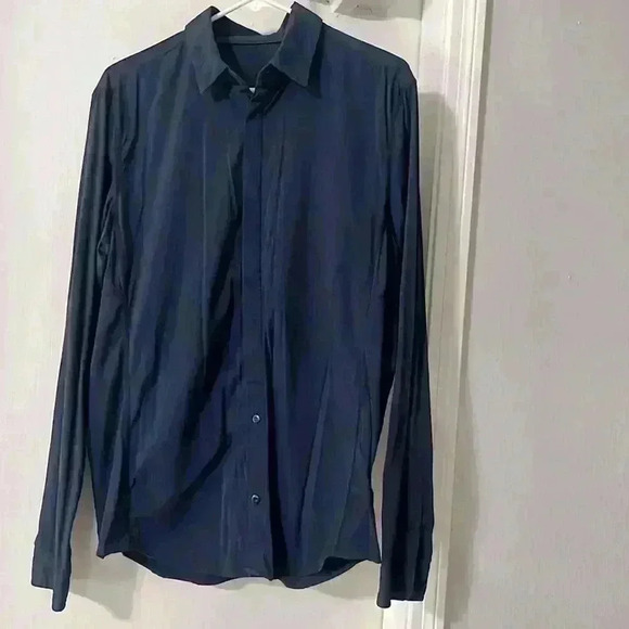 Lululemon Venture Classic-Fit Long-Sleeve Shirt - Picture 4 of 11